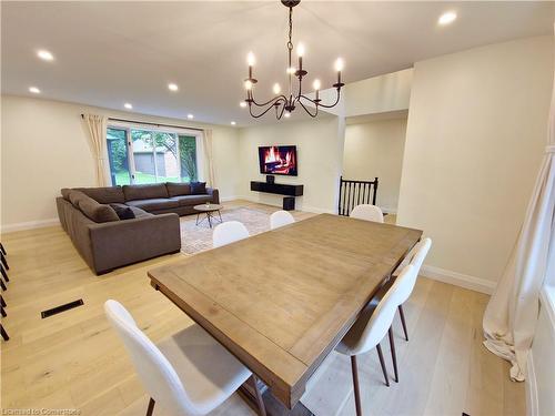 11719 Guelph Line, Milton, ON - Indoor Photo Showing Dining Room