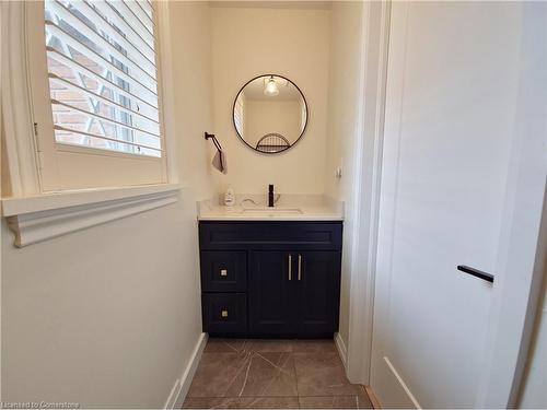 11719 Guelph Line, Milton, ON - Indoor Photo Showing Bathroom