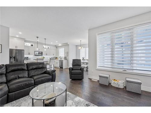 16 Tindall Crescent, Grand Valley, ON - Indoor Photo Showing Living Room