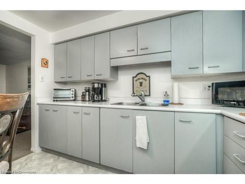 601-565 Greenfield Avenue, Kitchener, ON - Indoor Photo Showing Kitchen With Double Sink