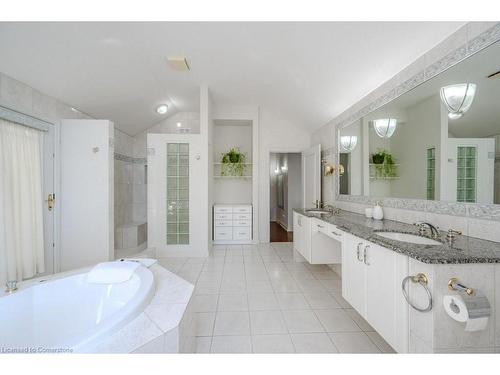 39 Mcdougall Road, Waterloo, ON - Indoor Photo Showing Bathroom