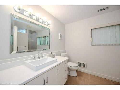 39 Mcdougall Road, Waterloo, ON - Indoor Photo Showing Bathroom