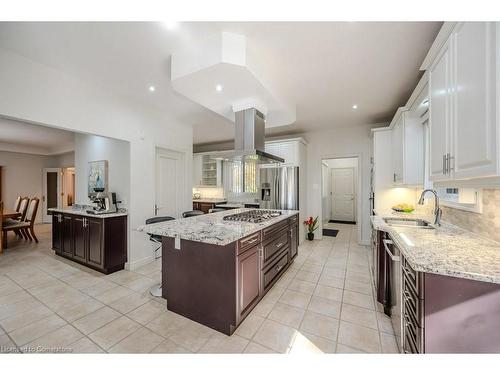 39 Mcdougall Road, Waterloo, ON - Indoor Photo Showing Kitchen With Upgraded Kitchen