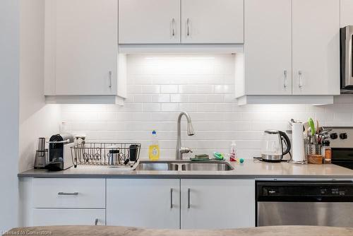 404-104 Garment Street, Kitchener, ON - Indoor Photo Showing Kitchen With Stainless Steel Kitchen With Double Sink With Upgraded Kitchen