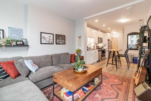 404-104 Garment Street, Kitchener, ON - Indoor Photo Showing Living Room