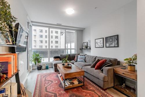 404-104 Garment Street, Kitchener, ON - Indoor Photo Showing Living Room