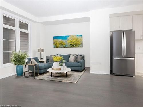 23-420 Newman Drive, Cambridge, ON - Indoor Photo Showing Living Room