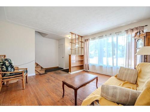 A-166 Weber Street N, Waterloo, ON - Indoor Photo Showing Living Room