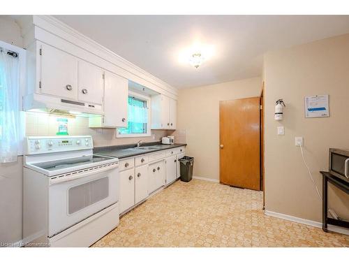 A-166 Weber Street N, Waterloo, ON - Indoor Photo Showing Kitchen