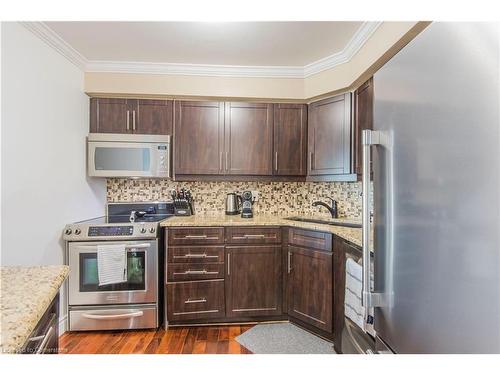 810-237 King Street W, Cambridge, ON - Indoor Photo Showing Kitchen