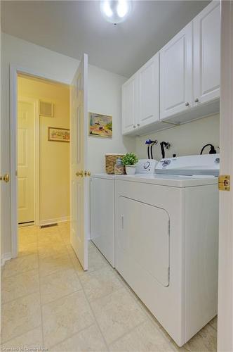 3-240 Highland Crescent, Kitchener, ON - Indoor Photo Showing Laundry Room