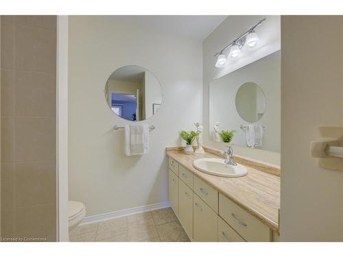 3-240 Highland Crescent, Kitchener, ON - Indoor Photo Showing Bathroom