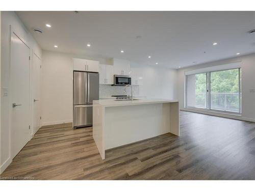 510-455 Charlton Avenue E, Hamilton, ON - Indoor Photo Showing Kitchen With Upgraded Kitchen