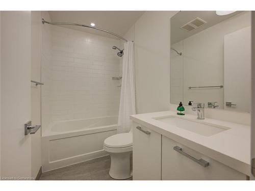 510-455 Charlton Avenue E, Hamilton, ON - Indoor Photo Showing Bathroom