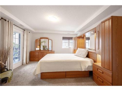 2C-255 Maitland Street, Kitchener, ON - Indoor Photo Showing Bedroom