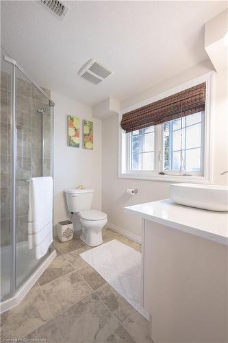 2C-255 Maitland Street, Kitchener, ON - Indoor Photo Showing Bathroom