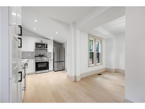 82 Chestnut Avenue, Brantford, ON - Indoor Photo Showing Kitchen