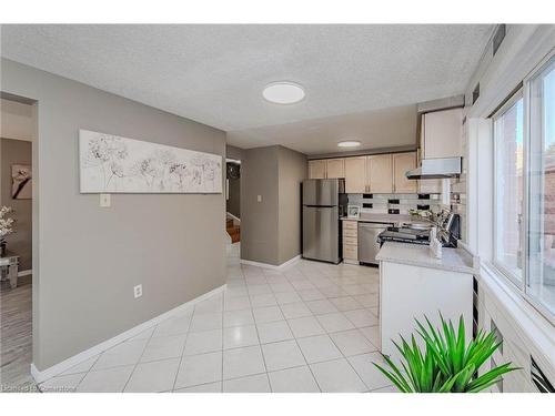 83 Moss Place, Guelph, ON - Indoor Photo Showing Kitchen