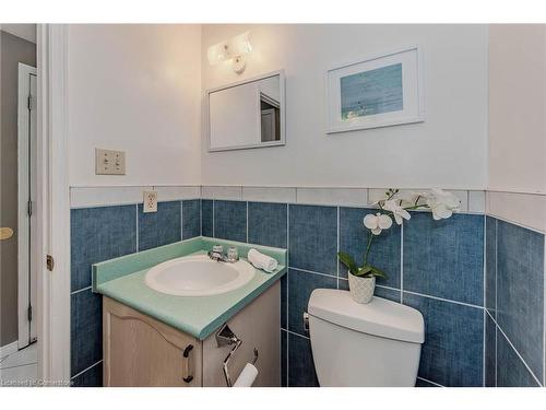 83 Moss Place, Guelph, ON - Indoor Photo Showing Bathroom