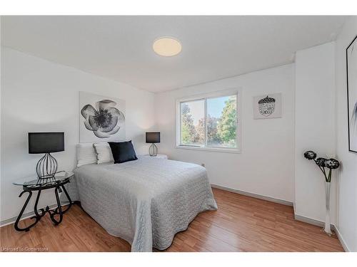 83 Moss Place, Guelph, ON - Indoor Photo Showing Bedroom