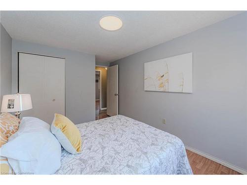 83 Moss Place, Guelph, ON - Indoor Photo Showing Bedroom