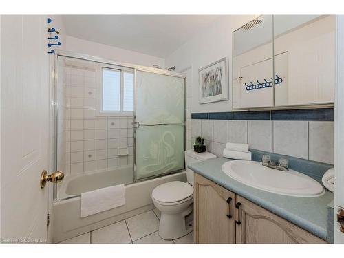 83 Moss Place, Guelph, ON - Indoor Photo Showing Bathroom