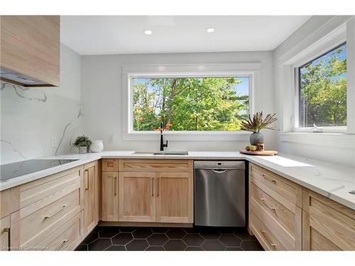 14 Welsh Drive, Ayr, ON - Indoor Photo Showing Kitchen