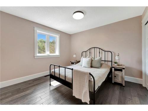 14 Welsh Drive, Ayr, ON - Indoor Photo Showing Bedroom