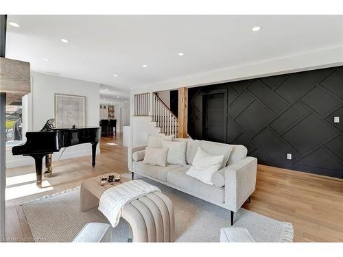 14 Welsh Drive, Ayr, ON - Indoor Photo Showing Living Room