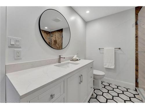 14 Welsh Drive, Ayr, ON - Indoor Photo Showing Bathroom