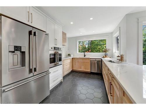 14 Welsh Drive, Ayr, ON - Indoor Photo Showing Kitchen