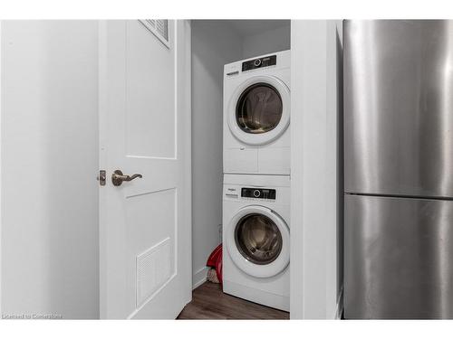 201-110 Fergus Avenue, Kitchener, ON - Indoor Photo Showing Laundry Room