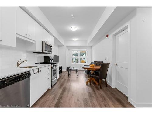 201-110 Fergus Avenue, Kitchener, ON - Indoor Photo Showing Kitchen