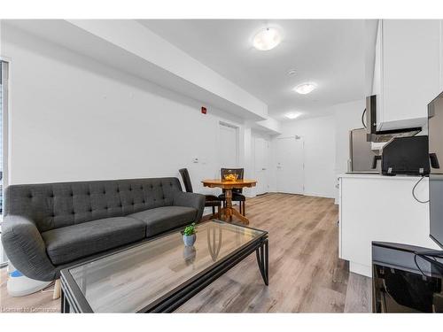 201-110 Fergus Avenue, Kitchener, ON - Indoor Photo Showing Living Room