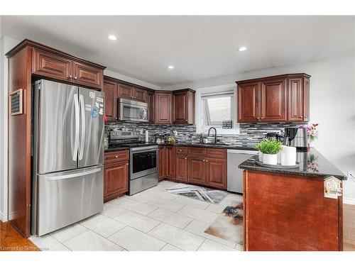 95 Avonmore Crescent, Orangeville, ON - Indoor Photo Showing Kitchen With Stainless Steel Kitchen