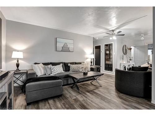 93 Christopher Drive, Cambridge, ON - Indoor Photo Showing Living Room