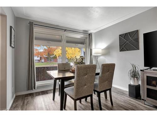 93 Christopher Drive, Cambridge, ON - Indoor Photo Showing Dining Room