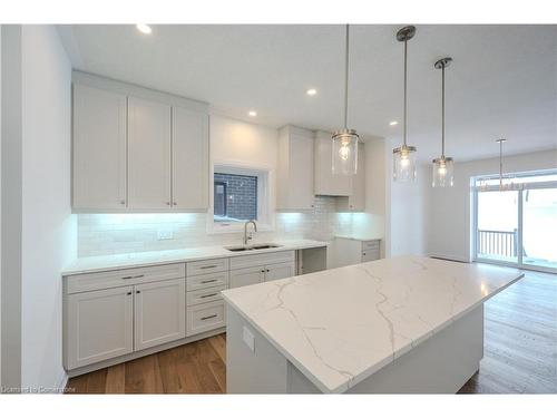 751 Autumn Willow Drive, Waterloo, ON - Indoor Photo Showing Kitchen With Upgraded Kitchen