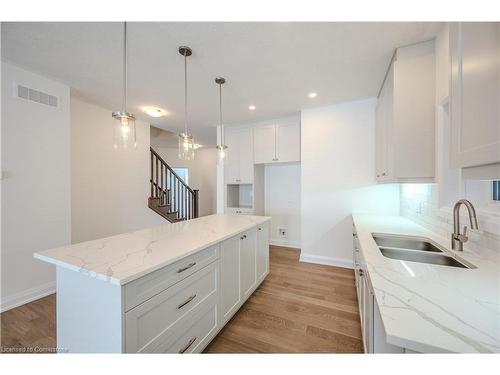 751 Autumn Willow Drive, Waterloo, ON - Indoor Photo Showing Kitchen With Double Sink With Upgraded Kitchen