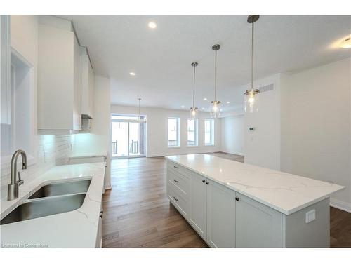 751 Autumn Willow Drive, Waterloo, ON - Indoor Photo Showing Kitchen With Double Sink With Upgraded Kitchen