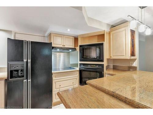 134 Olive Street, Grimsby, ON - Indoor Photo Showing Kitchen