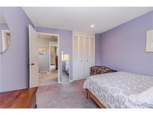 1-220 Salisbury Avenue, Cambridge, ON - Indoor Photo Showing Bedroom