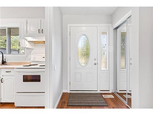 104 Shadeland Crescent, Kitchener, ON - Indoor Photo Showing Kitchen