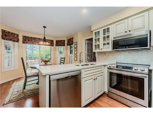 552 Wissler Road, Waterloo, ON - Indoor Photo Showing Kitchen With Double Sink