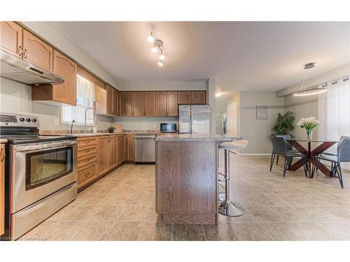 35 Frankfurt Street, Kitchener, ON - Indoor Photo Showing Kitchen