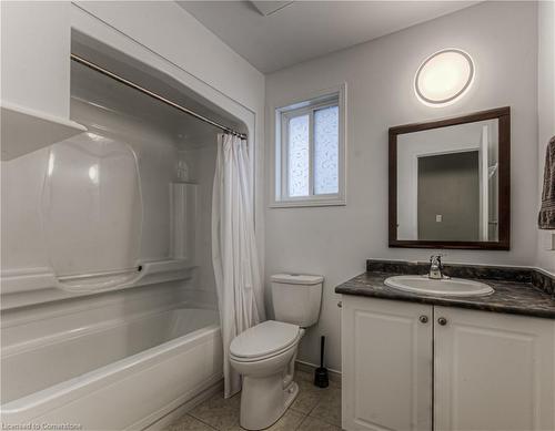 35 Frankfurt Street, Kitchener, ON - Indoor Photo Showing Bathroom