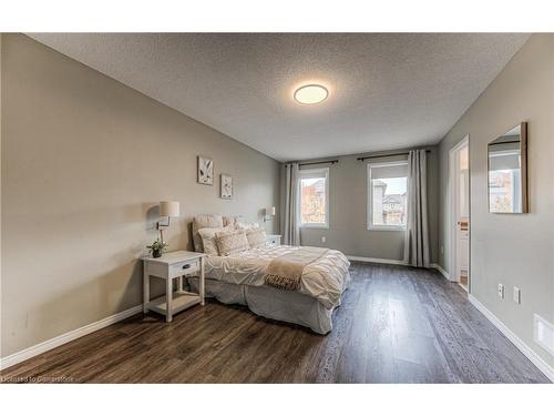 35 Frankfurt Street, Kitchener, ON - Indoor Photo Showing Bedroom