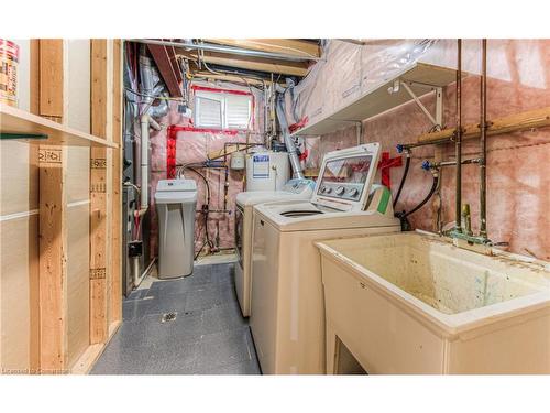 35 Frankfurt Street, Kitchener, ON - Indoor Photo Showing Laundry Room