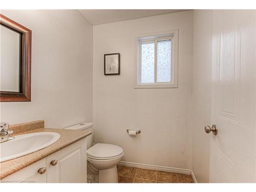 35 Frankfurt Street, Kitchener, ON - Indoor Photo Showing Bathroom