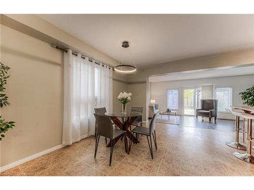 35 Frankfurt Street, Kitchener, ON - Indoor Photo Showing Dining Room